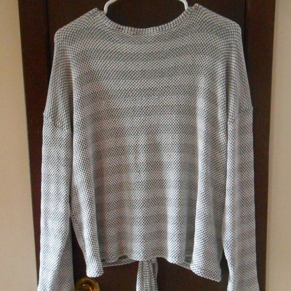 DAYTRIP BUTTON‎ FRONT TIE V-NECK SWEATER LARGE-EUC - Picture 6 of 7
